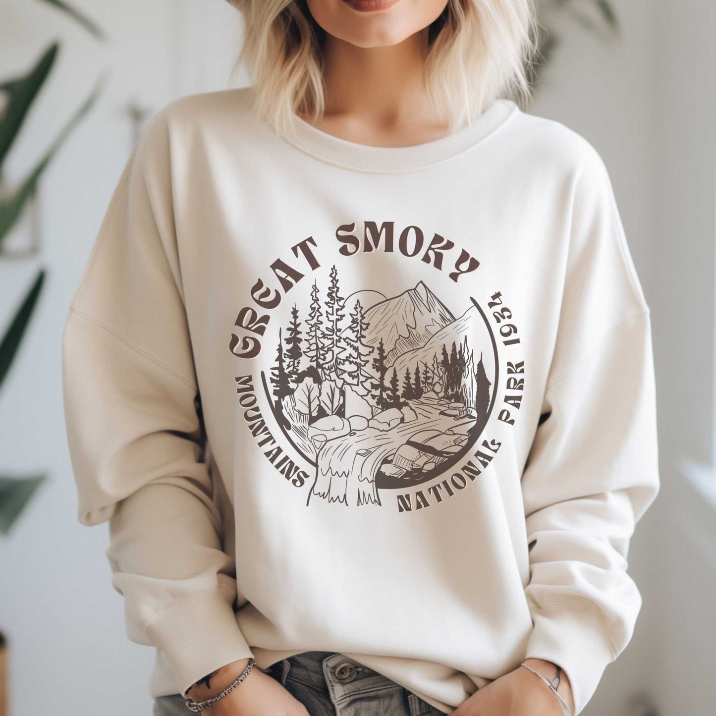 Great Smoky Mountains National Park SweatshirtBring the wilderness of Great Smoky National Park into your wardrobe with this vintage styled boyfriend sweatshirt inspired by the natural beauty of the park.
Detail